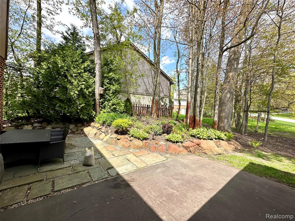 85 Overlake Drive, Lake Orion, MI 48362 — Photo 5