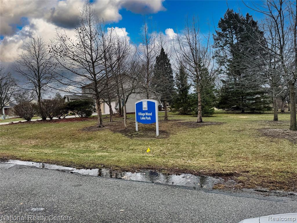 40684 Village Wood Road, Novi, MI — Photo 22