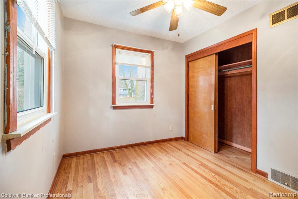 5010 Cass Elizabeth Road, Waterford, MI 48327 — Photo 16
