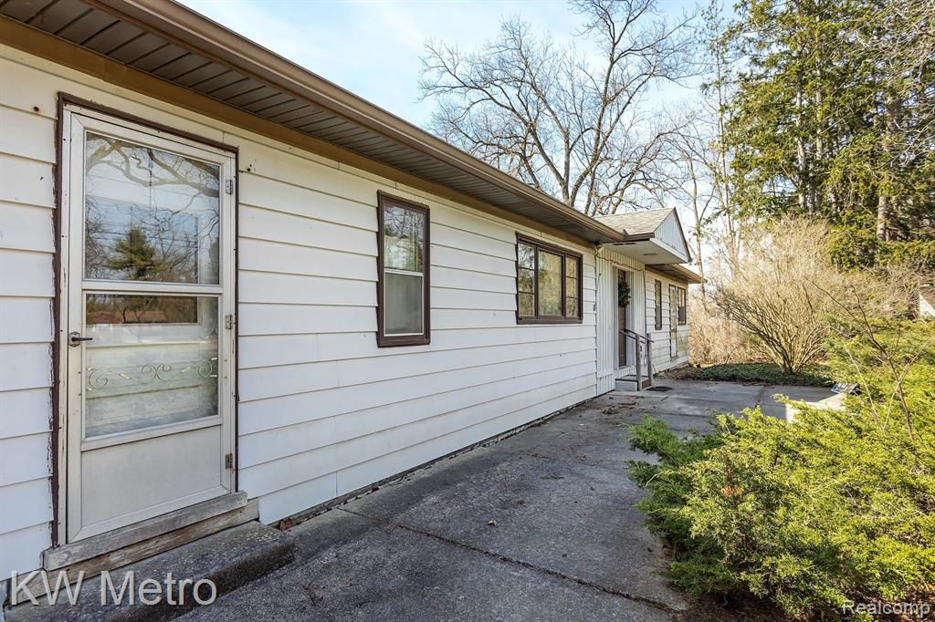 49151 RIDGE Court, Northville, MI 48168 — Photo 3