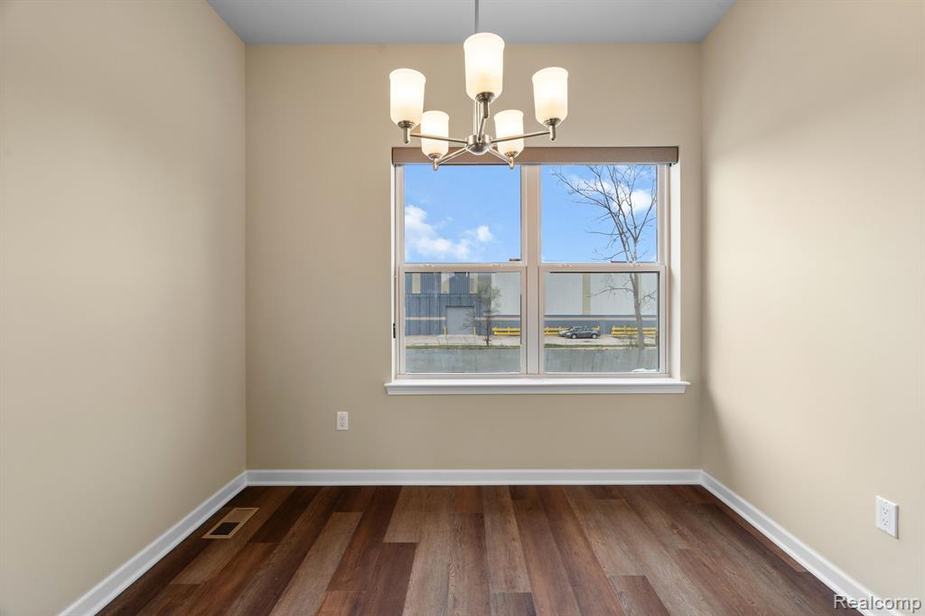 849 Canterbury Ln, Troy, MI 48085 — Photo 10