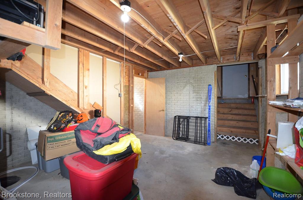 10083 HEGEL Road, Goodrich Vlg, MI — Photo 27