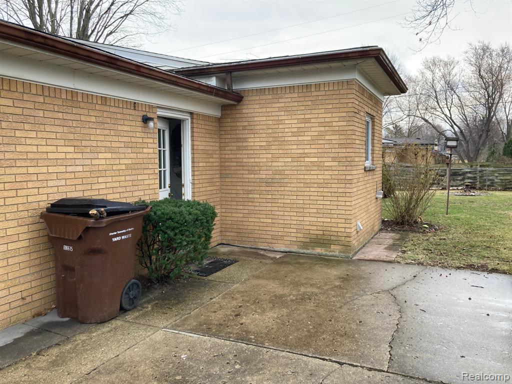 53377 DRYDEN Street, Shelby Twp, MI 48316 — Photo 12