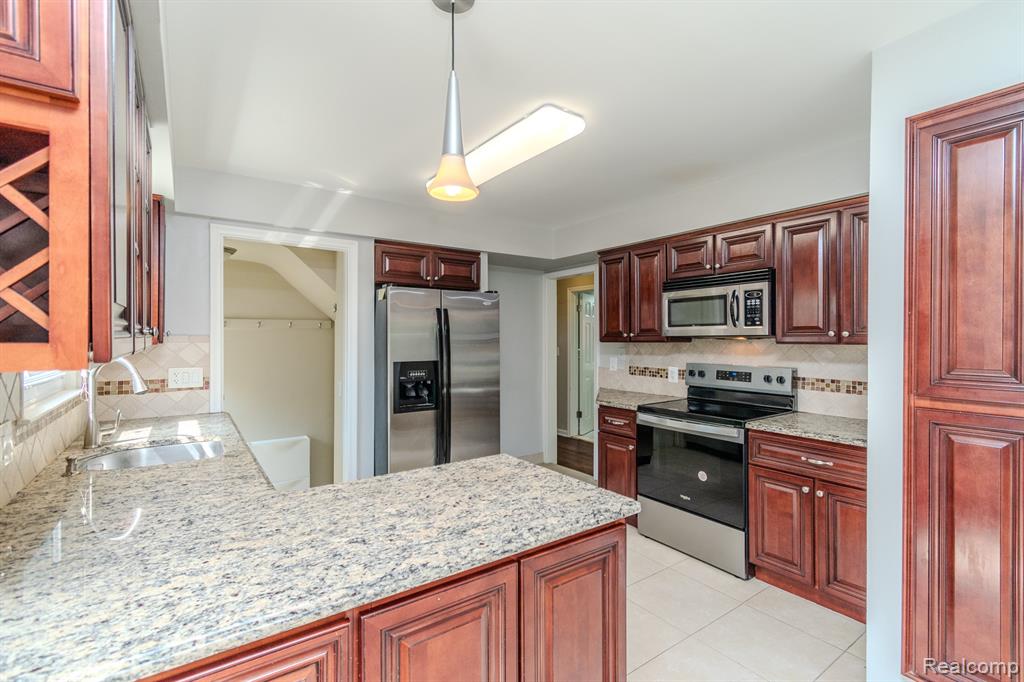 4355 Elmwood Avenue, Royal Oak, MI 48073 — Photo 9