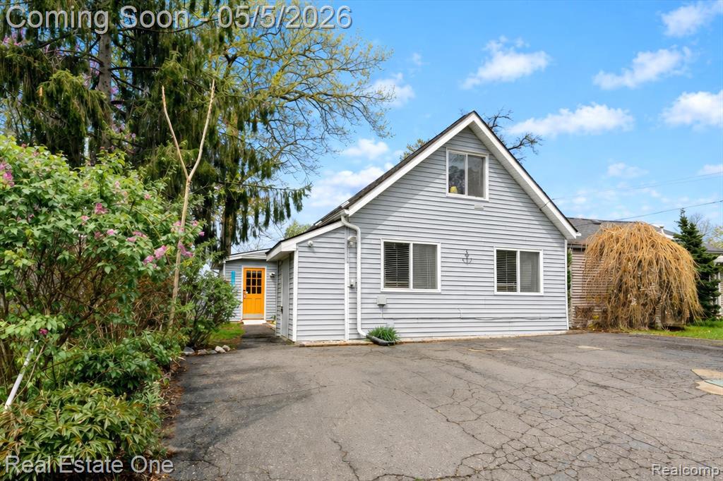 9590 Roundlake Boulevard, White Lake, MI — Photo 4
