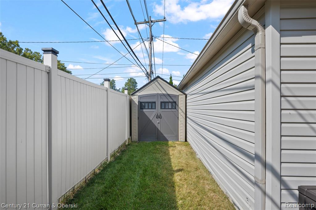 26331 Hass Street, Dearborn Heights, MI 48127 — Photo 36