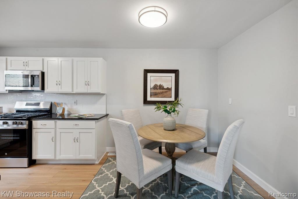 44048 Harsdale Drive, Canton, MI 48187 — Photo 17