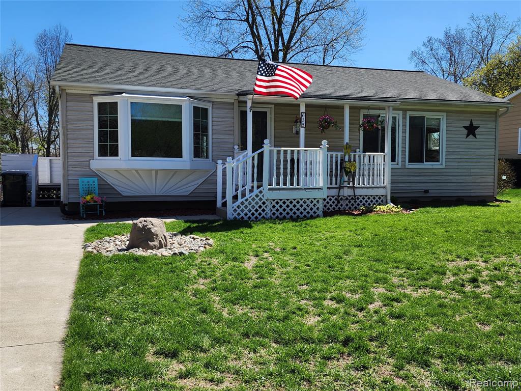 635 Sherry Drive, Lake Orion, MI 48362 — front exterior