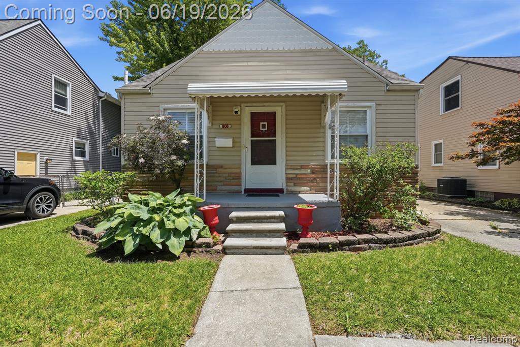 808 N Edison Avenue, Royal Oak, MI 48067 — front exterior