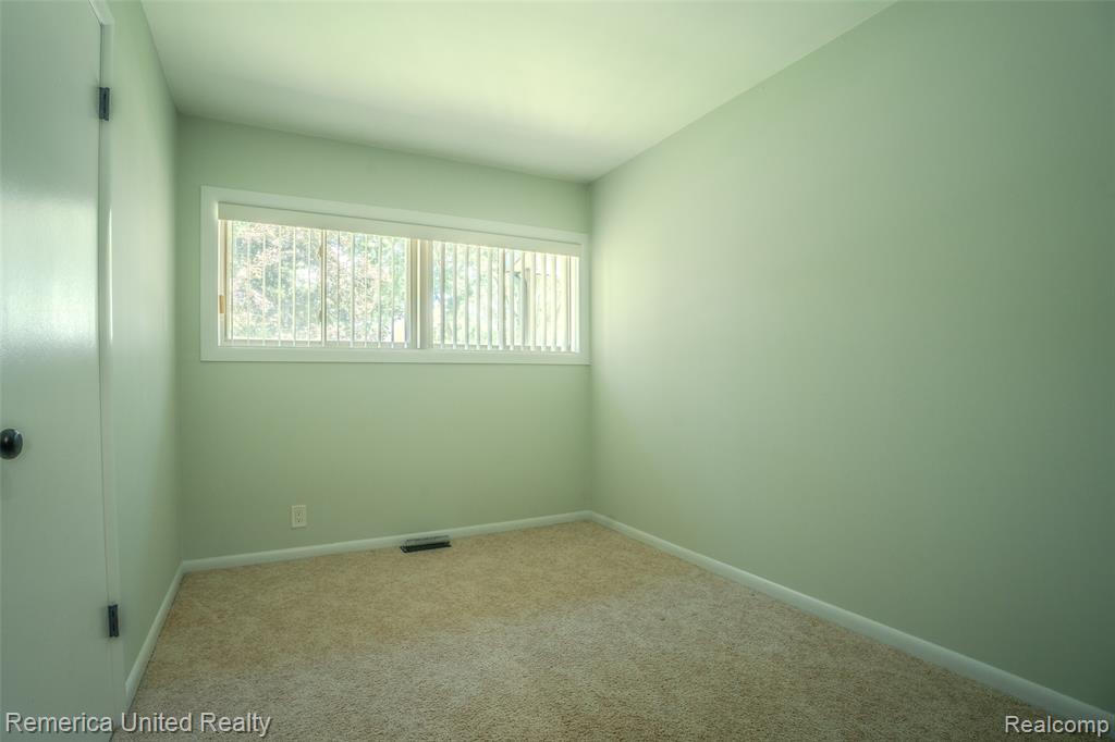 839 Sweetbriar, Milford, MI 48381 — Photo 39