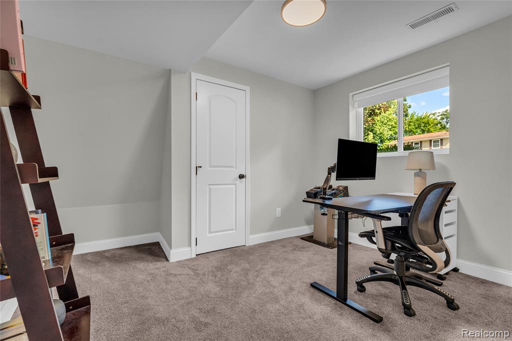 6736 Timber Ridge Drive, Bloomfield Hills, MI 48301 — Photo 15