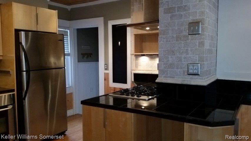 516 N WEST Street, Royal Oak, MI 48067 — Photo 12