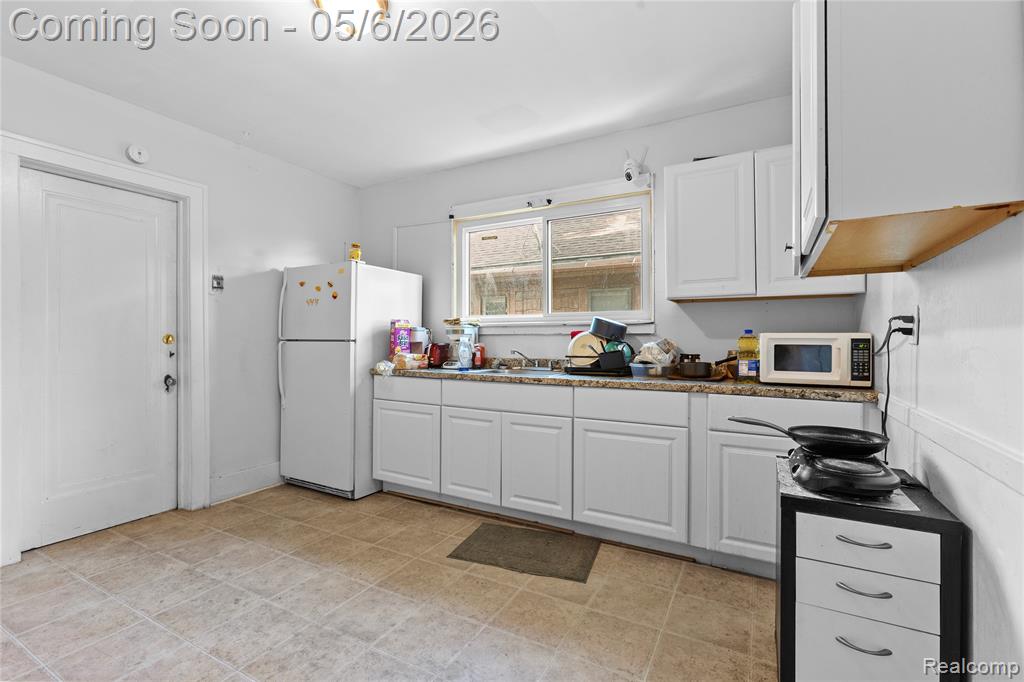 18720 Salem Street, Detroit, MI 48219 — Photo 21