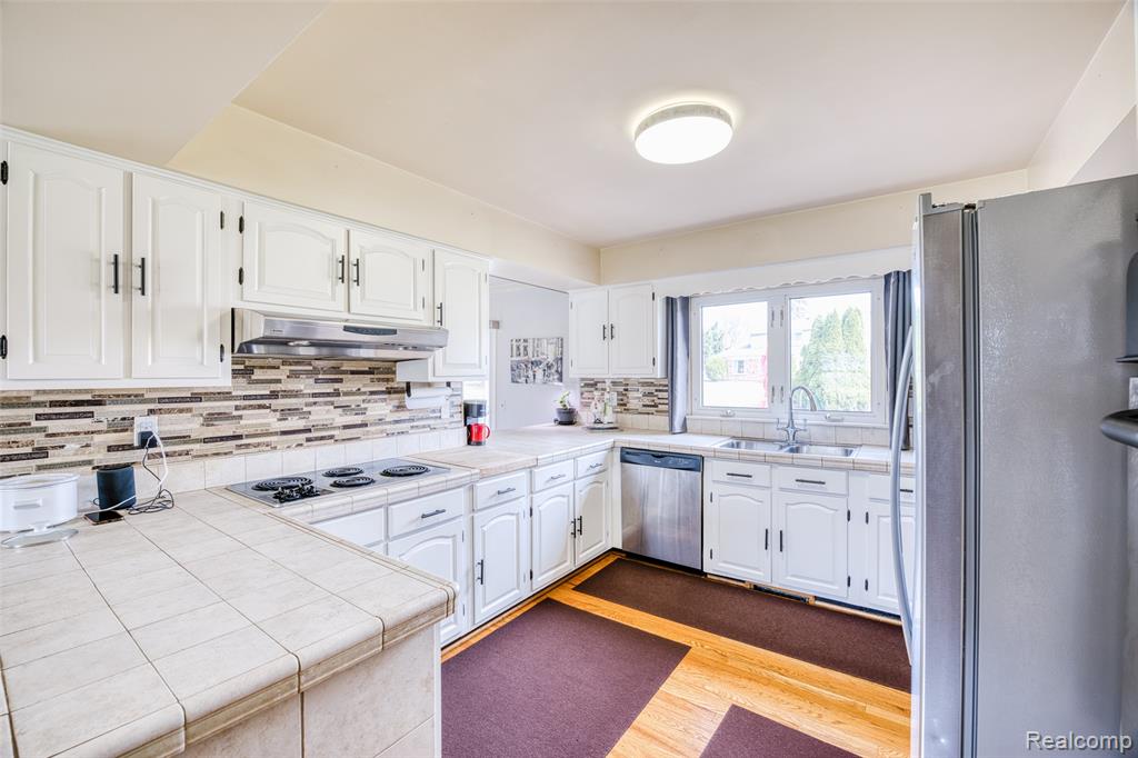 41862 Baintree Circle, Northville, MI 48168 — Photo 16