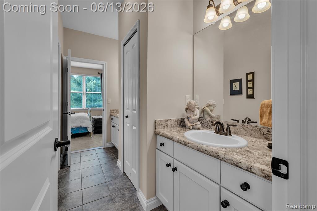 23719 Stoneleigh Drive, South Lyon, MI 48178 — Photo 40