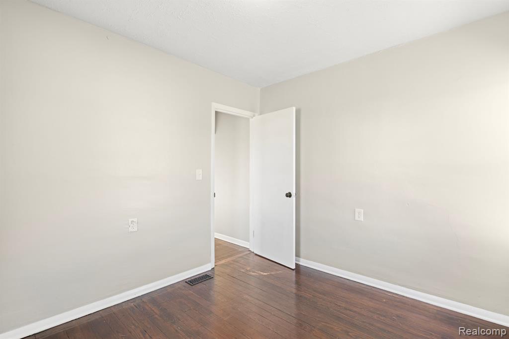 63575 North Avenue, Ray, MI — Photo 14