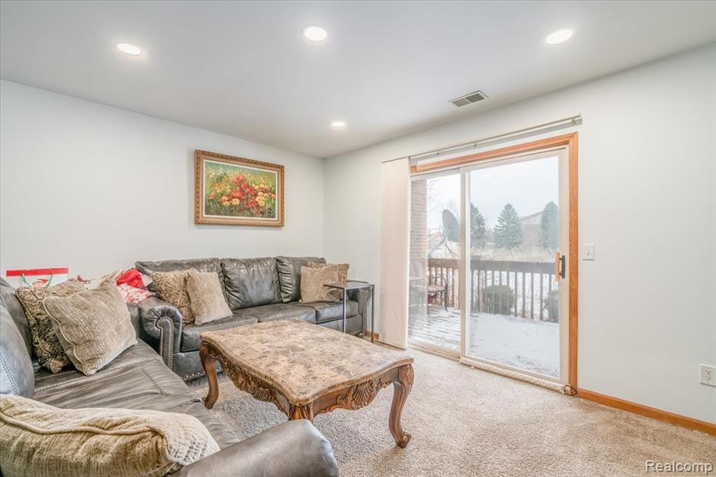 9714 Sawgrass Court, Belleville, MI 48111 — Photo 11