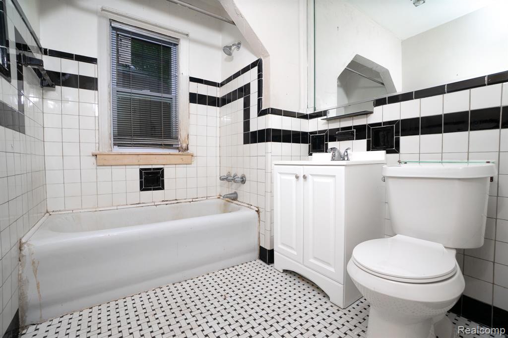 16176 TRACEY Street, Detroit, MI 48235 — Photo 9