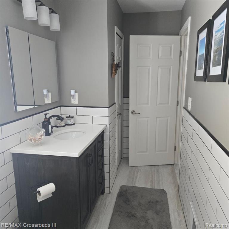 8776 Ironwood Drive, Belleville, MI 48111 — Photo 10