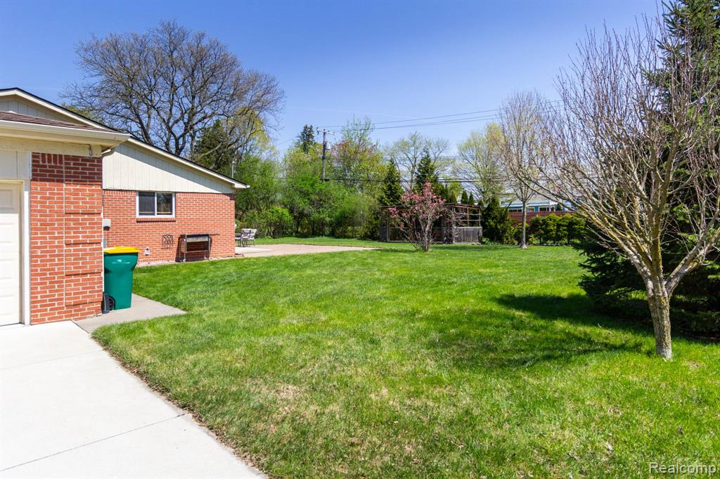 27948 Green Willow Street, Farmington, MI 48331 — Photo 46