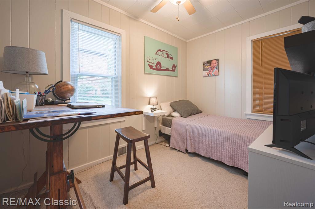 406 COMMON Street, Walled Lake, MI 48390 — Photo 22