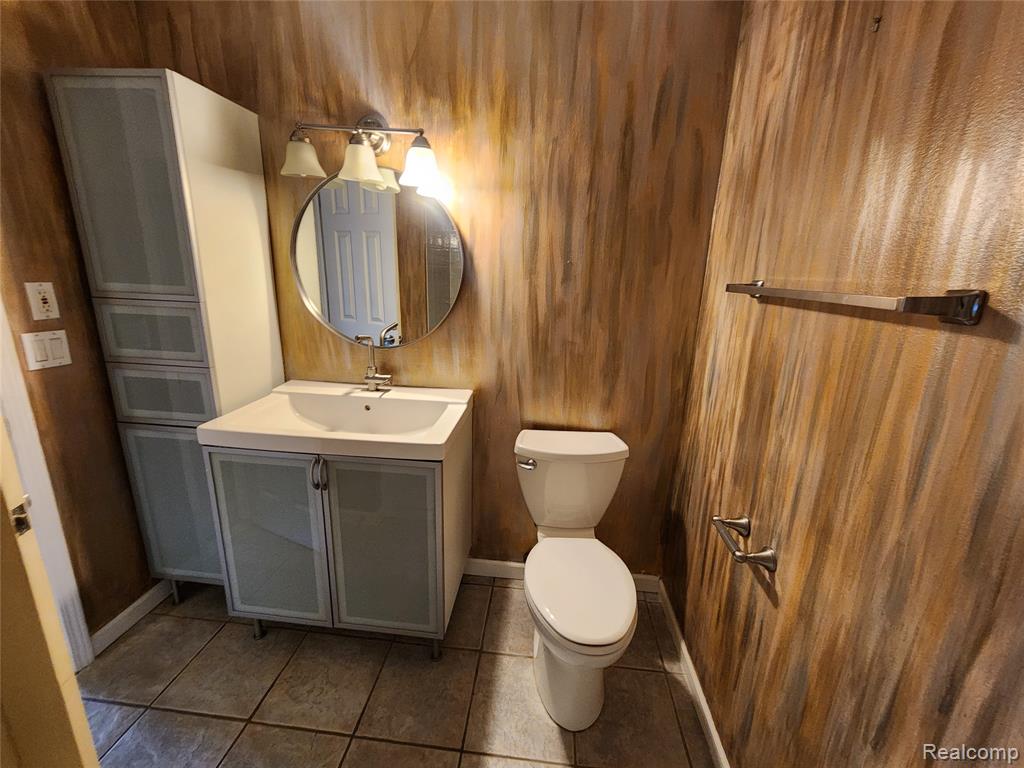 19400 W 11 Mile Road, Lathrup Village, MI 48076 — Photo 42
