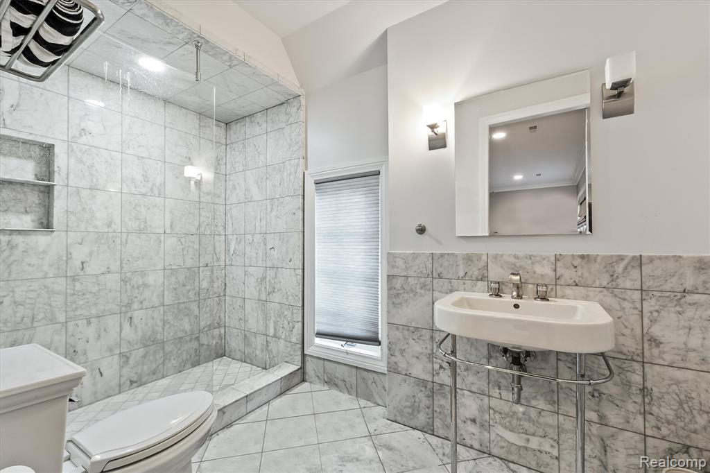 2370 Pond Vallee Drive, Oakland, MI — Photo 51
