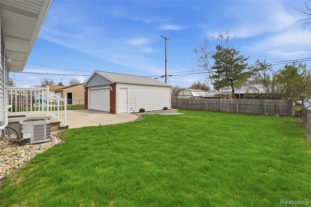 5221 Worchester Drive, Swartz Creek, MI 48473 — Photo 28