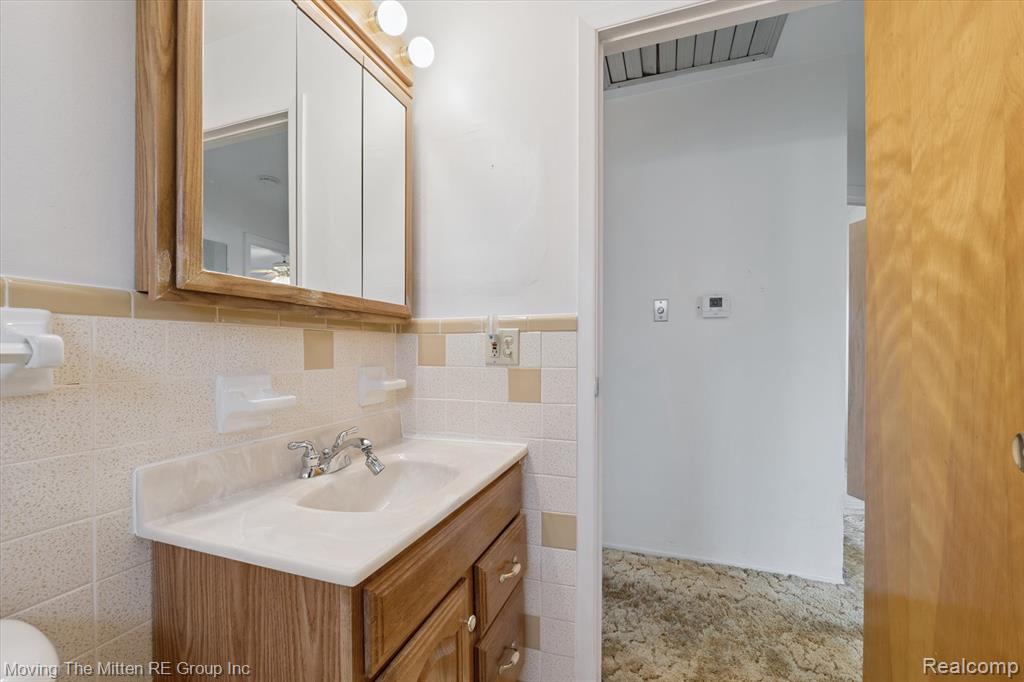 6484 Huntleigh Street, Garden City, MI — Photo 17