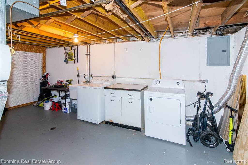 24606 BASHIAN Drive, Novi, MI — Photo 22