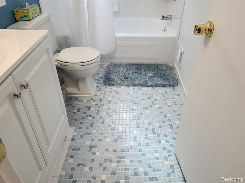 9242 PANAMA Avenue, Ypsilanti, MI 48198 — Photo 30