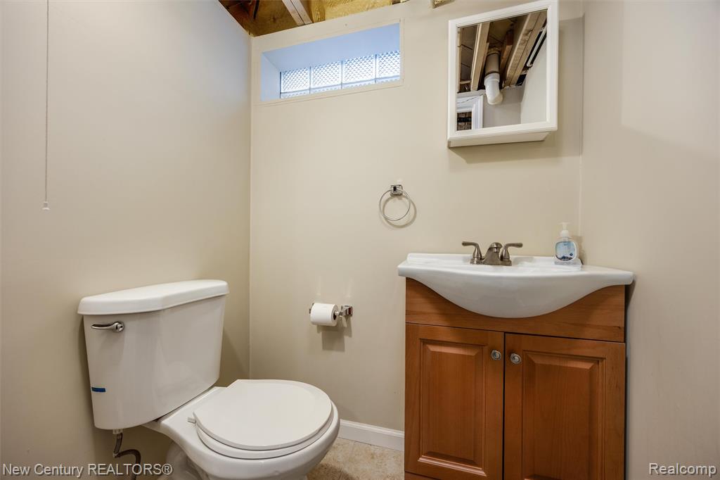 609 E Baker Avenue, Clawson, MI — Photo 19