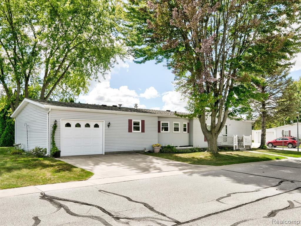 4333 24th Ave #67, Fort Gratiot, MI 48059 — Photo 2