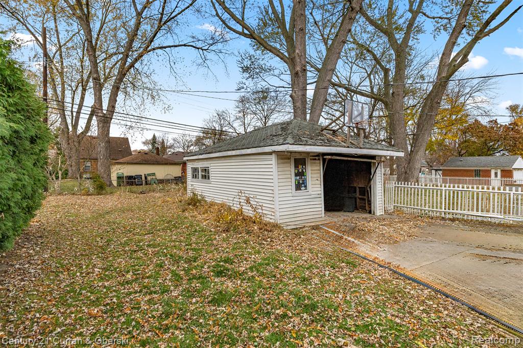 7668 Cortland Avenue, Allen Park, MI 48101 — Photo 35