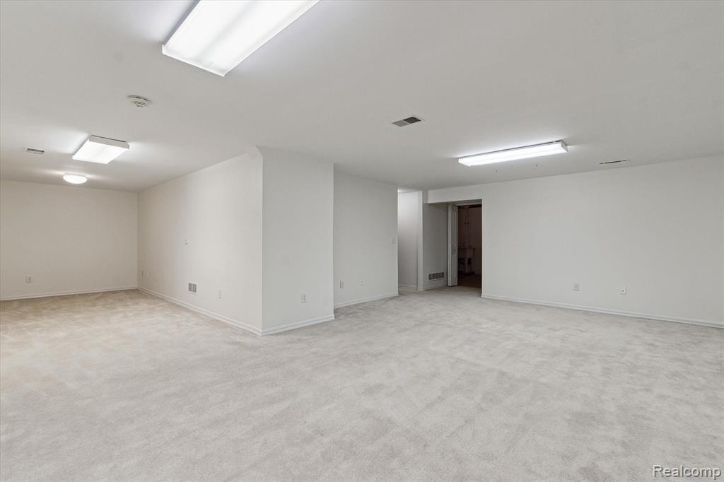 5496 MICHAEL Drive, Ypsilanti, MI 48197 — Photo 39