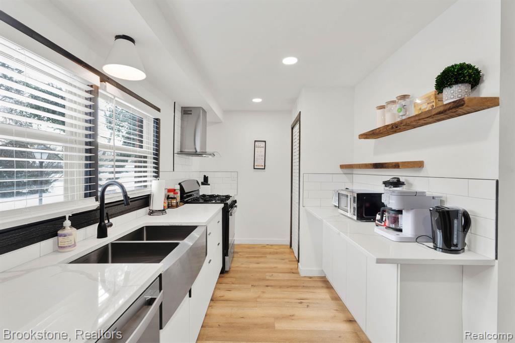 16046 W 13 Mile Road, Beverly Hills, MI 48025 — Photo 11