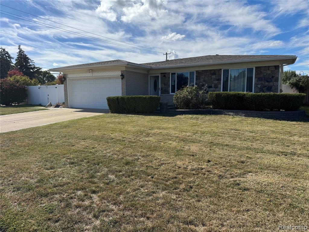 43005 FREEPORT Drive, Sterling Heights, MI 48313 — Photo 2