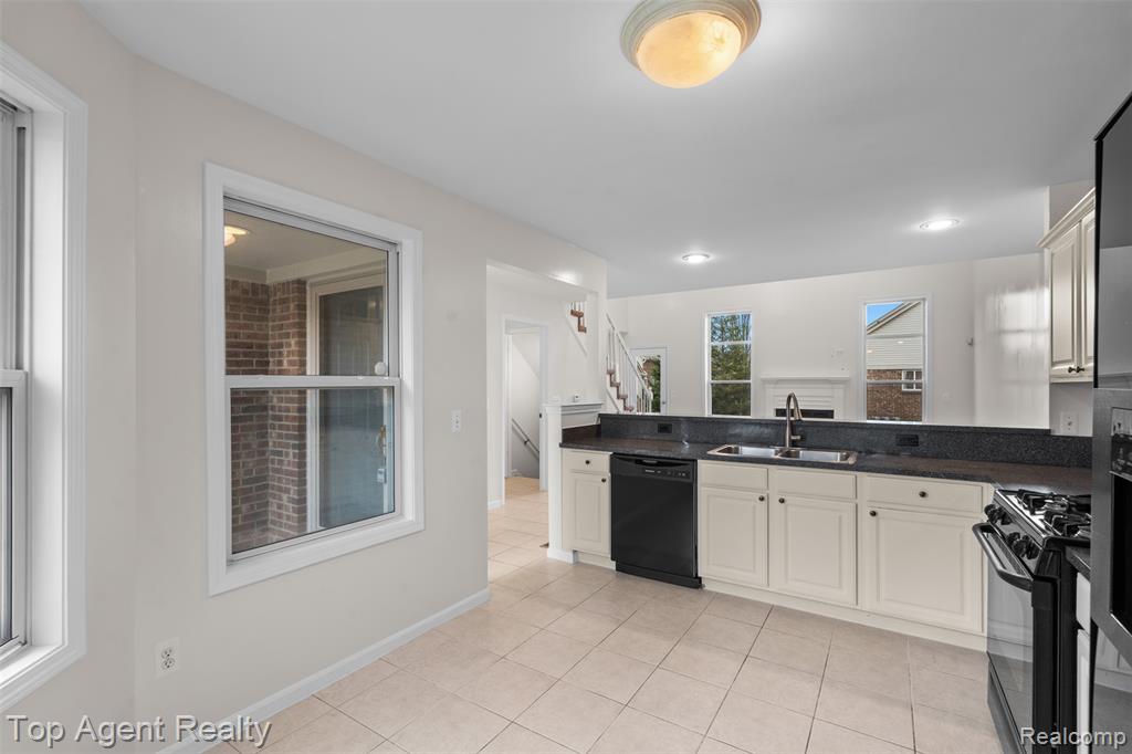45505 Limerick Drive, Macomb, MI 48044 — Photo 14