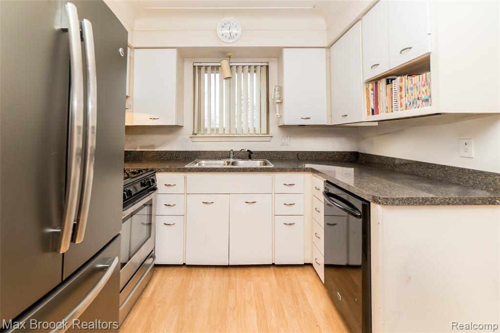 1703 Browning Avenue, Madison Heights, MI 48071 — Photo 10
