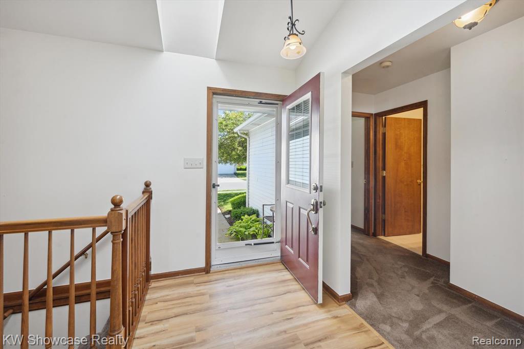730 CHALLENGING Trail, South Lyon, MI 48178 — Photo 7