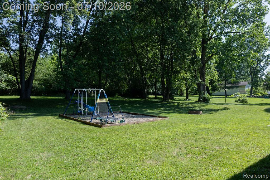 5052 Beecher Road, Flint, MI 48532 — Photo 27