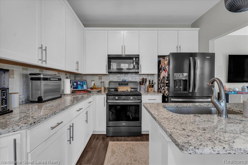 56717 Long Island Drive, Shelby Twp, MI 48316 — Photo 12