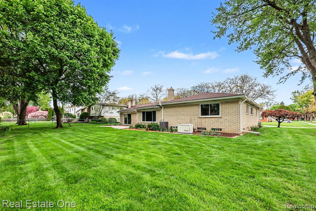3888 Boulder Drive, Troy, MI 48084 — Photo 36