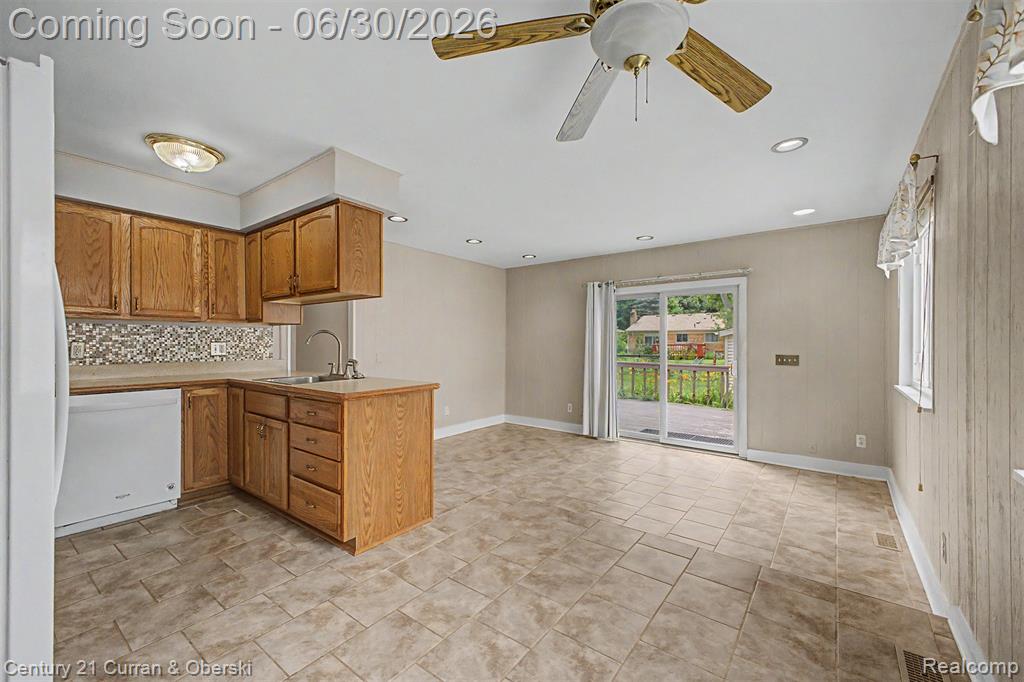 42519 Applecreek Drive, Plymouth, MI 48170 — Photo 35