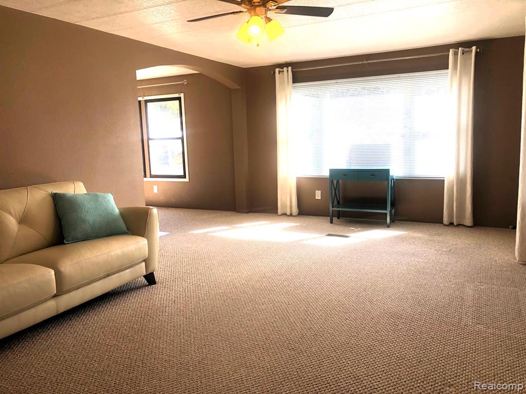 622 Cypress Court, Jonesville, MI 49250 — Photo 11