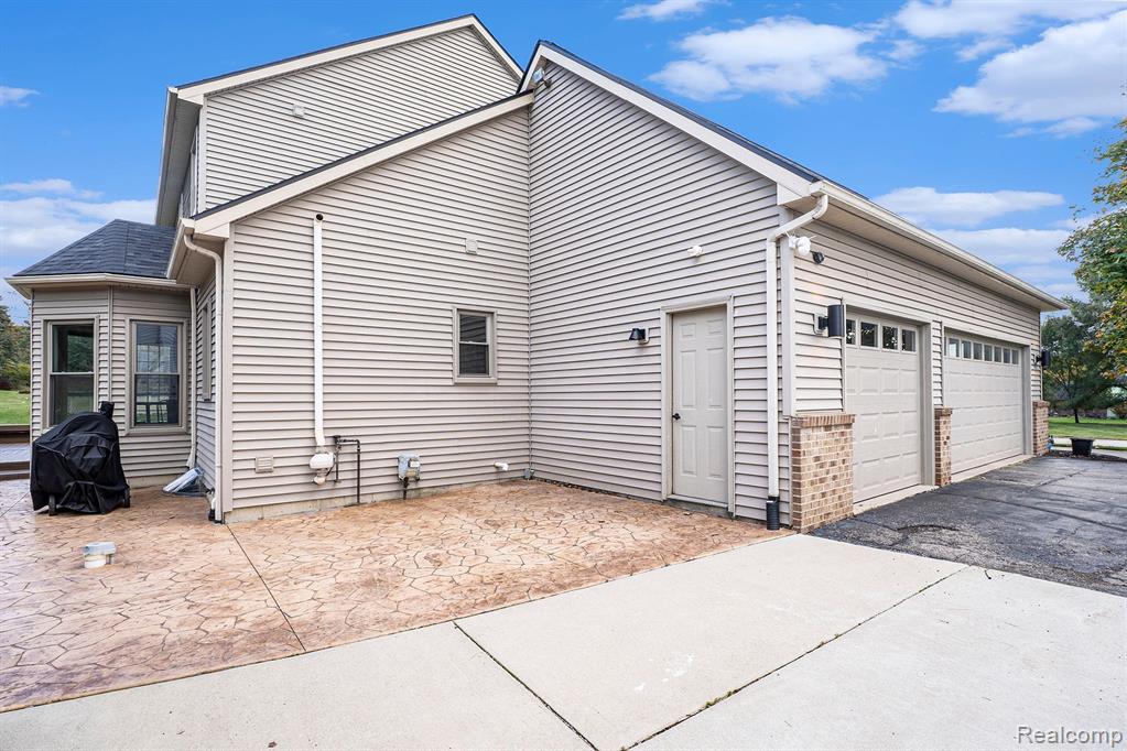 5489 Pine Lake Drive, Brighton, MI 48116 — Photo 31