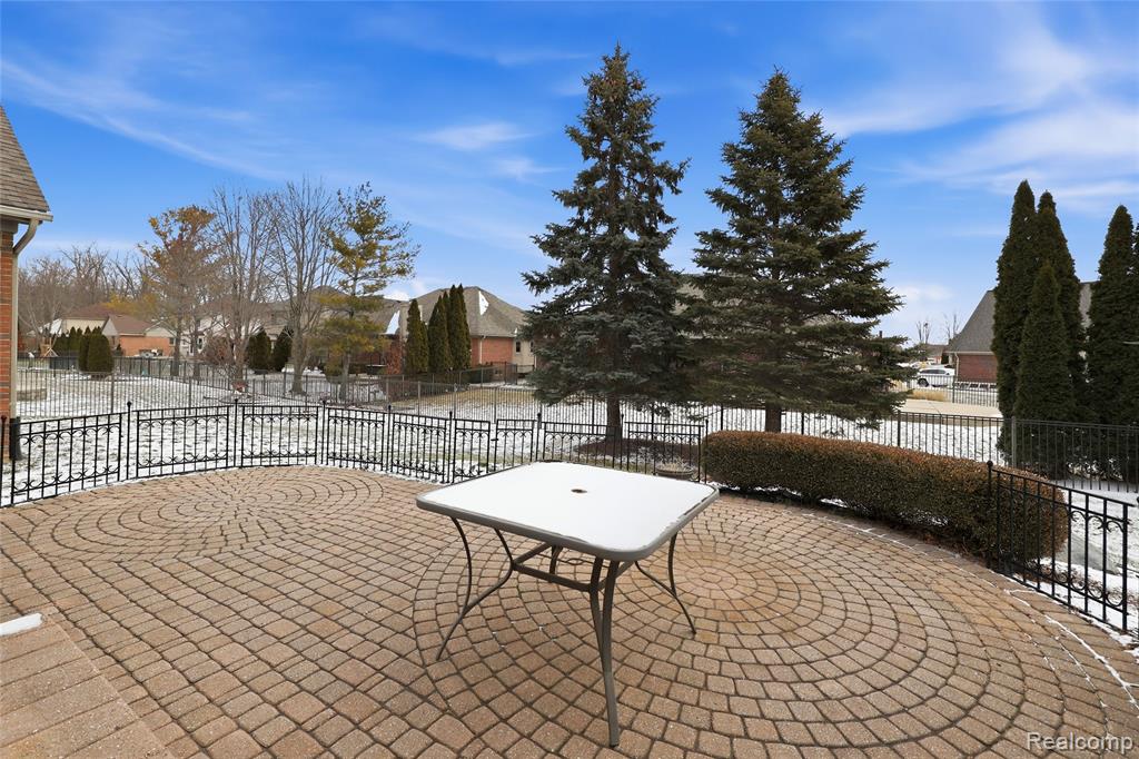 48274 Beacon Square Drive, Macomb, MI 48044 — Photo 5