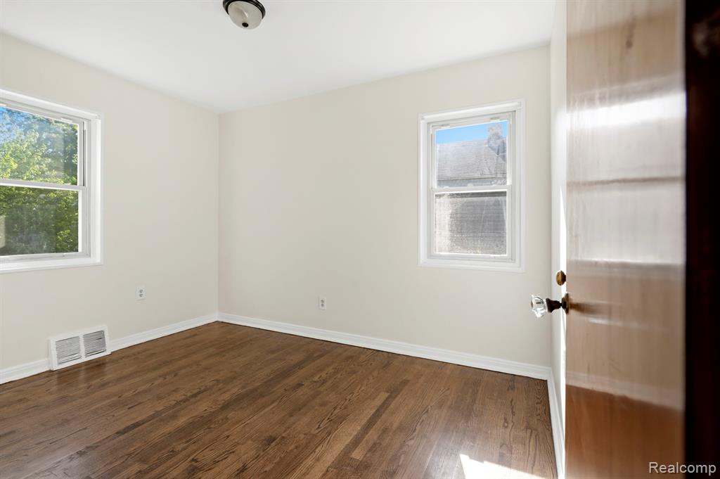 970 Champaign Road, Lincoln Park, MI 48146 — Photo 19