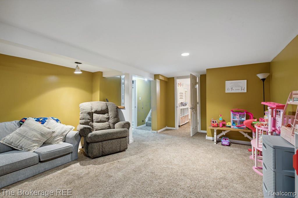 7092 FAIRGROVE Drive, Swartz Creek, MI 48473 — Photo 31