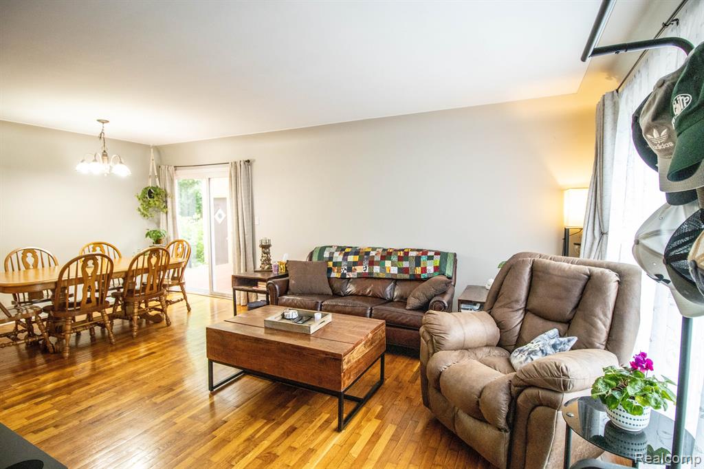 5369 Devon Court, Flint, MI 48532 — Photo 2